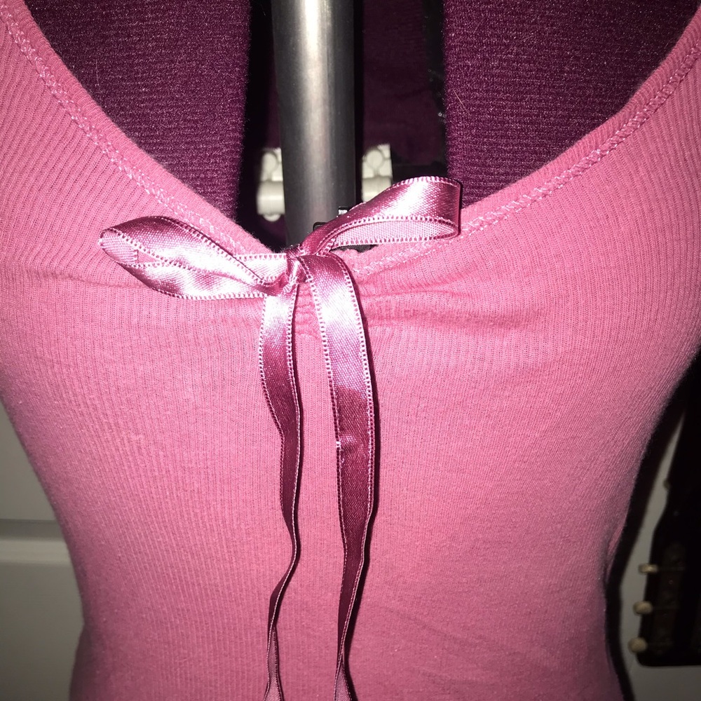 HP🎀 Hollister bow tie pink tank top. - Picture 3 of 6